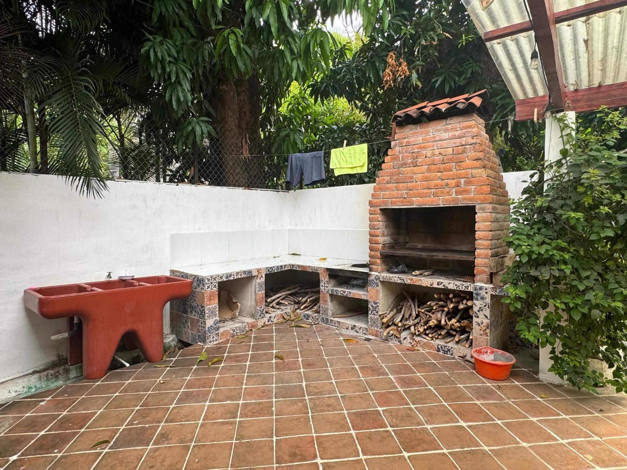Hostal Tia Reyna El Zonte Exterior photo